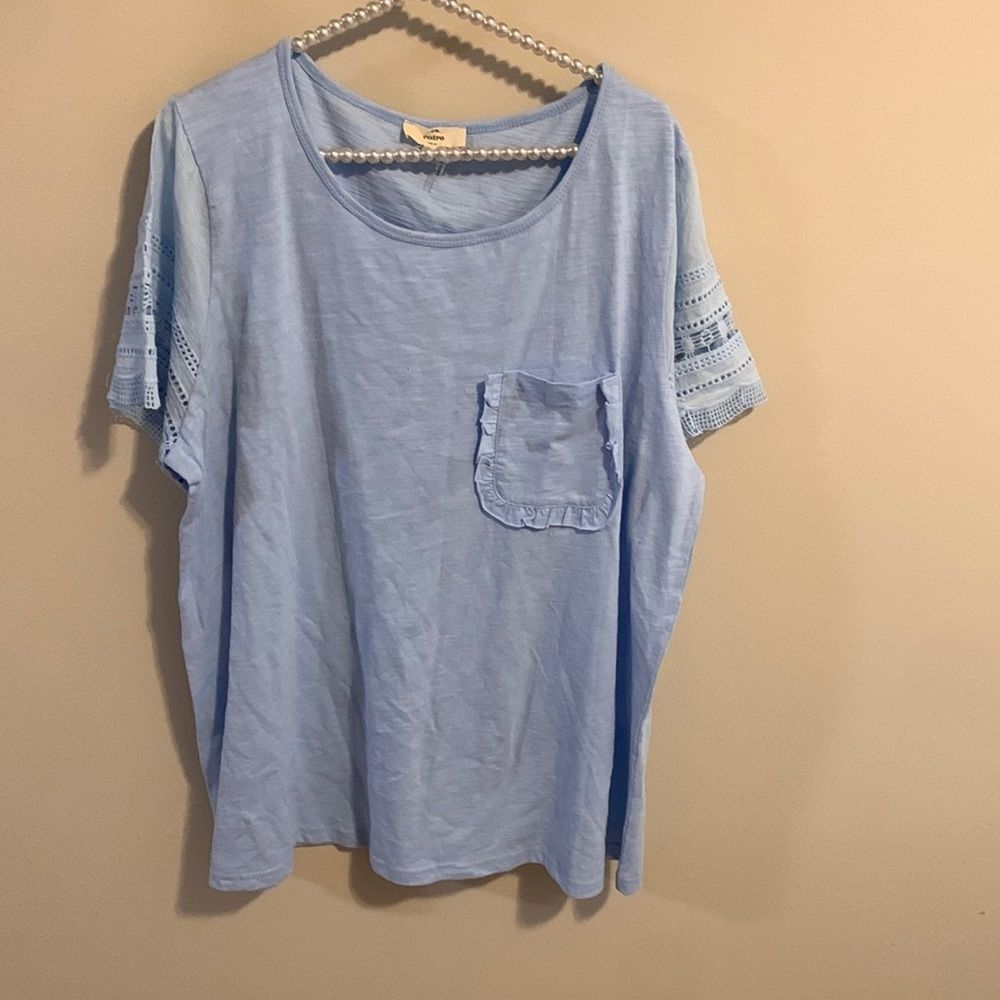 Entro baby blue tshirt shirt with lace sleeve details size 2x